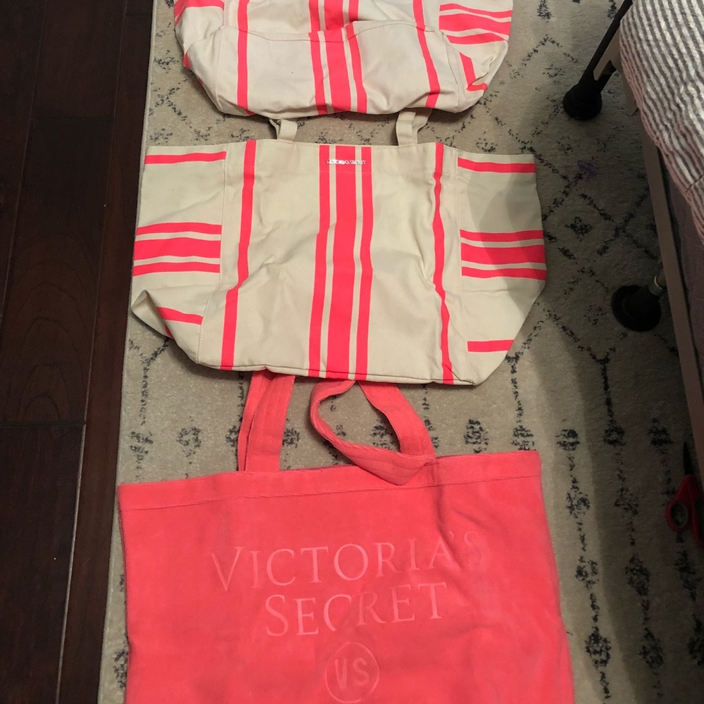 Bundle of Victoria’s Secret Beach Bags